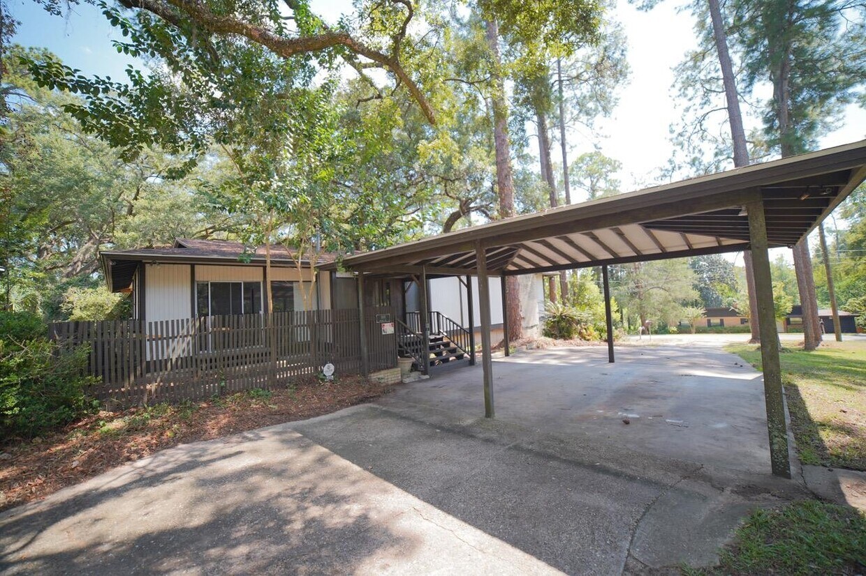 Foto principal - 1105 Solana Ave
