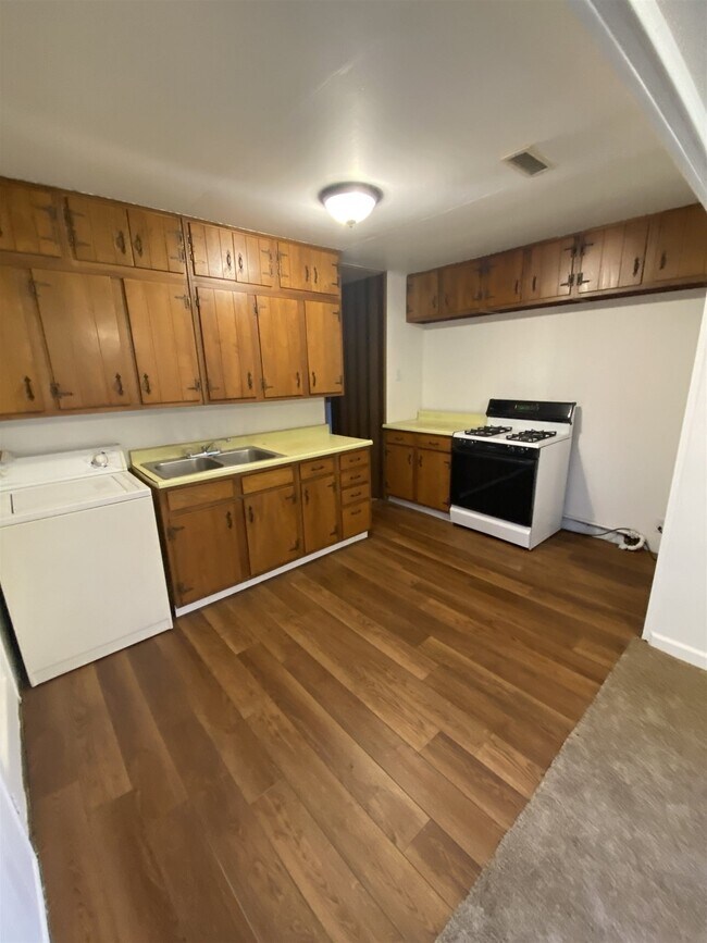 Building Photo - 4710 W Cedar Crest Cir