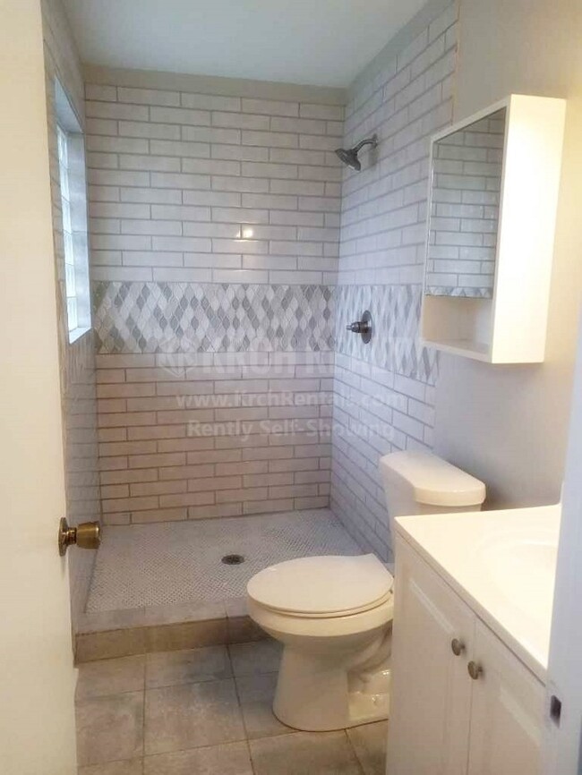 Building Photo - Gorgeous 4 bedroom, 2 bathroom home!