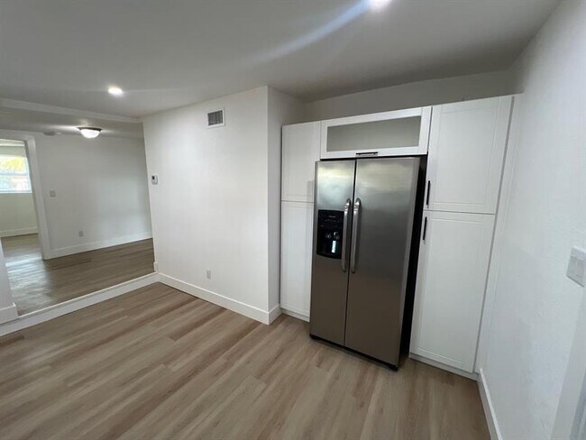 Foto del edificio - 10540 NW 28th Ave
