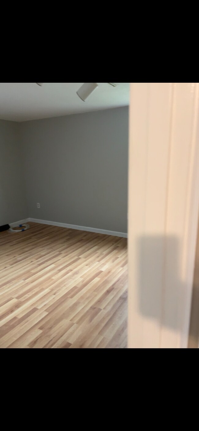 Foto del edificio - 20 Old Farm Rd