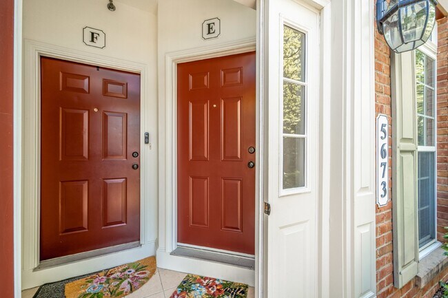 Photo - Bright and Modern Home with Prime Commuter...