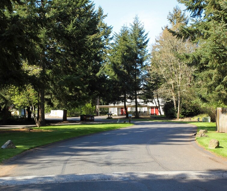 Madrona Estates Townhomes Apartments in University Place, WA