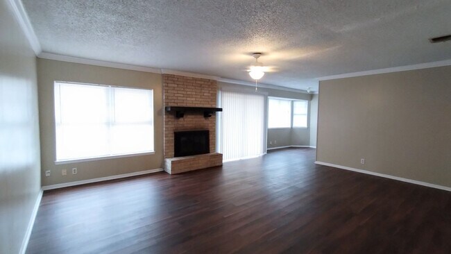 Photo - 5102 Alan Bean Dr House