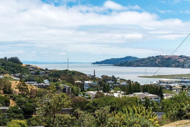 Foto del edificio - 307 Vía La Cumbre