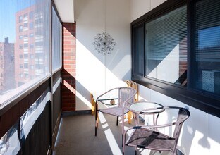 Interior Photo - 1443 Beacon