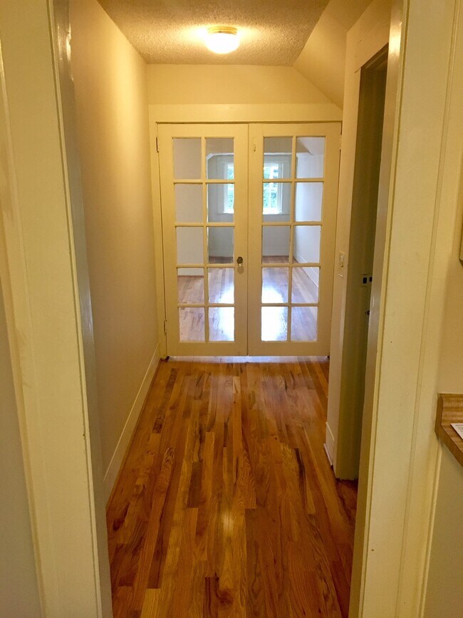 front hall looking towards den - 312 Rutherford St