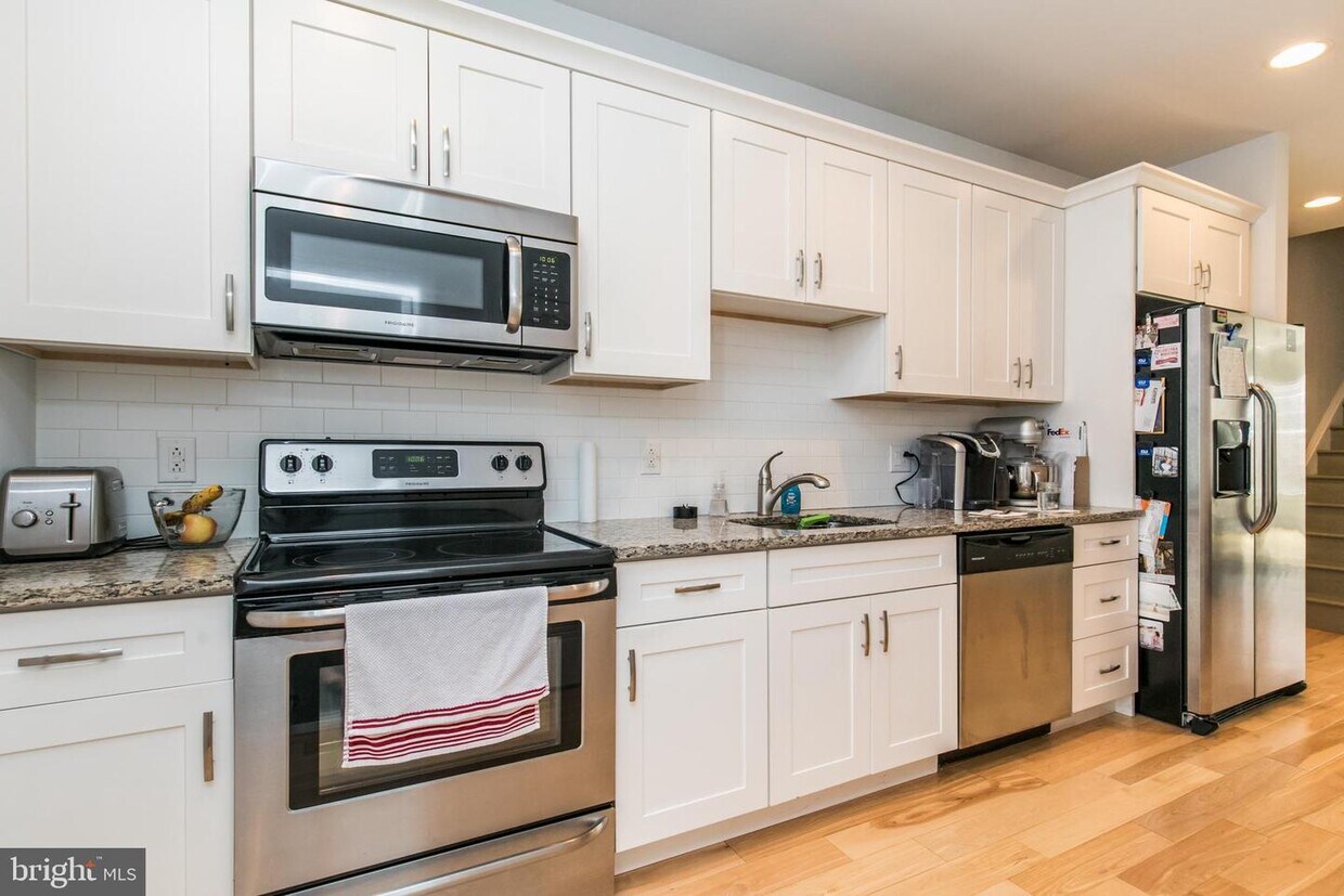 Foto principal - 2426 Frankford Ave