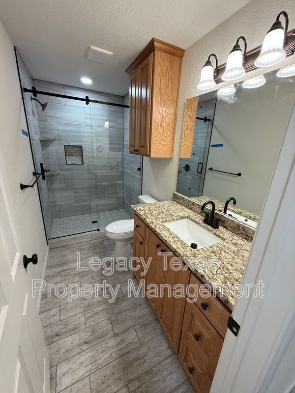 Building Photo - 6205E Highway 67