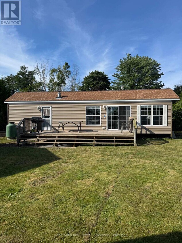 Photo principale - 9-19 Tamarac Rd