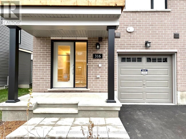 Building Photo - 316 Clearpath Private