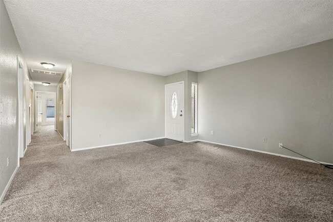 Foto del edificio - 3703 Southwind Ave