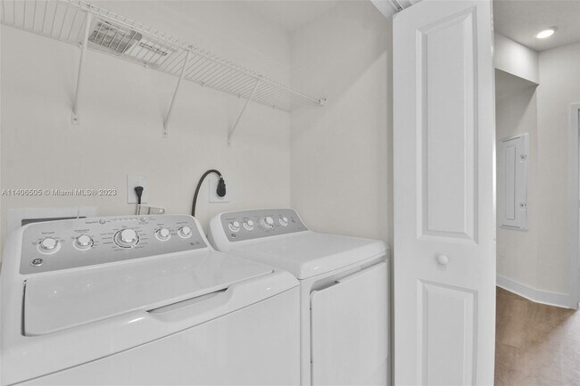 Foto del edificio - 4275 NW 83rd Path