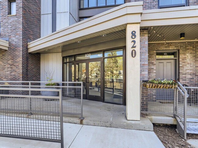 Foto del edificio - 820 Emerald St SE