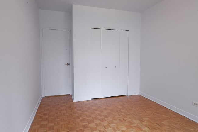 Photo du bâtiment - 900 Av. Rockland