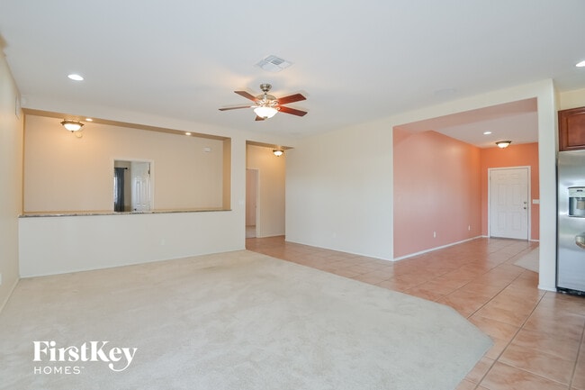 Building Photo - 2116 S Thunder Tanner Dr