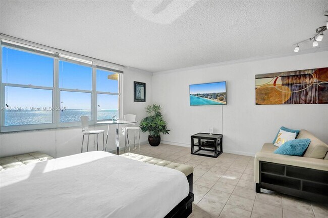 Building Photo - 2501 S Ocean Dr