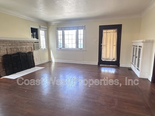 Foto del edificio - 3761 Herman Ave