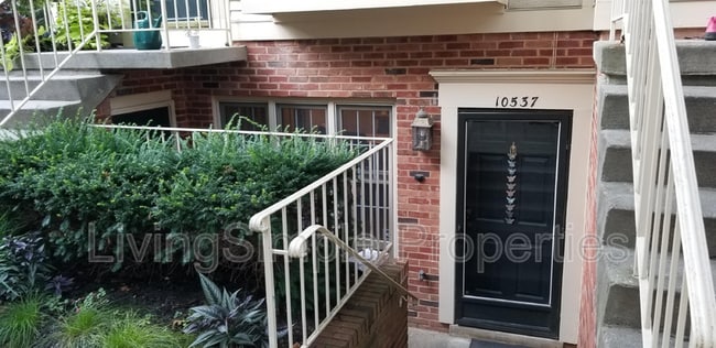 Building Photo - 10537 Englishman Dr