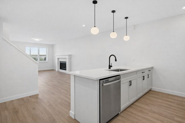 Building Photo - 10320-10147 147 St NW