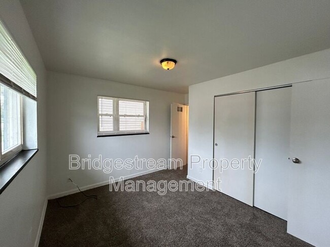 Building Photo - 37 S Findlay St