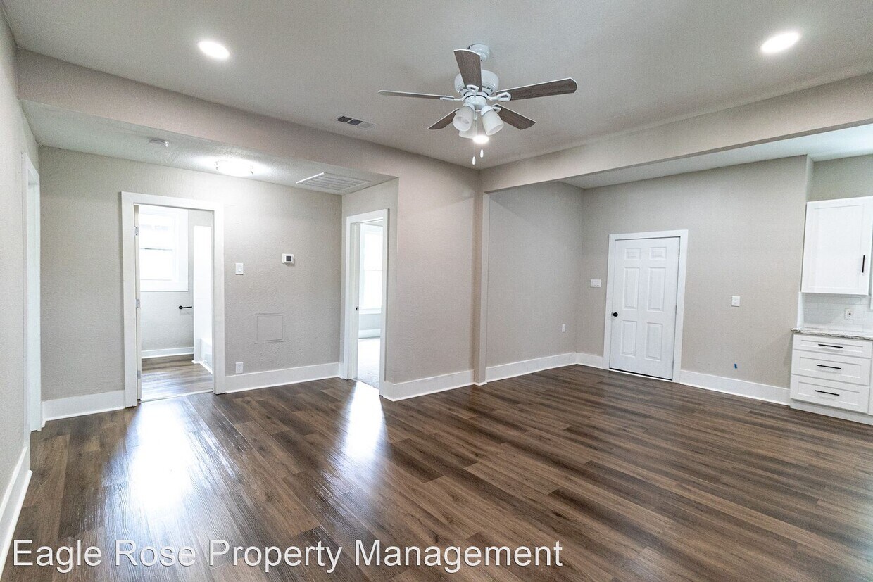 Building Photo - 3 br, 2 bath House - 1330 W Morton St