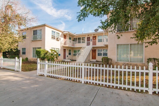 Building Photo - 14022 Burbank Blvd