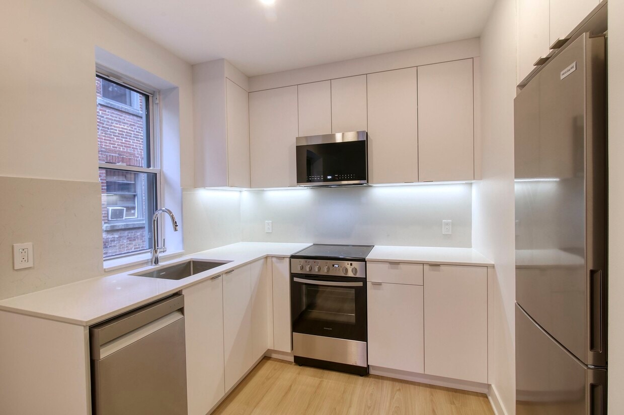 Primary Photo - 3421 Rue Durocher