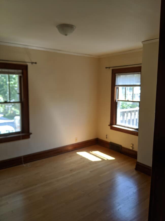 living room - 210 S Randall Ave