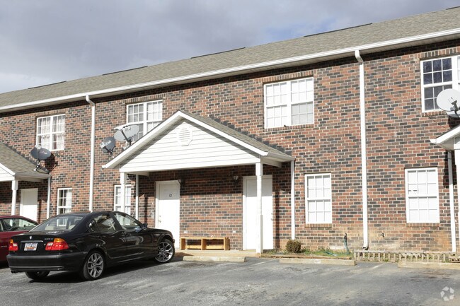 Foto del edificio - Maple Creek Townhomes