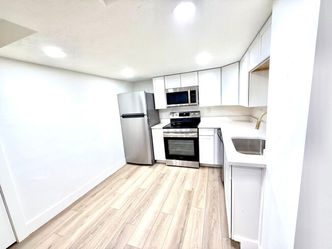 Building Photo - 10308 S 2700 W