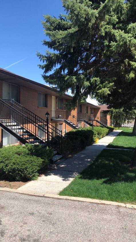Primary Photo - West Jordan Apartment - GREAT LOCATION!