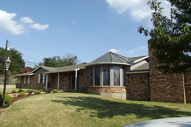 Building Photo - 1024 Kennedale Sublett Rd