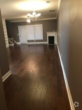 Building Photo - 140 Townview Dr
