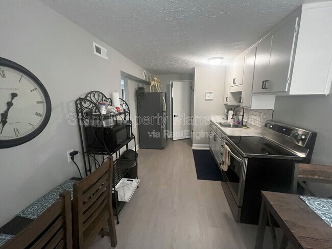 Foto del edificio - 61 S State St