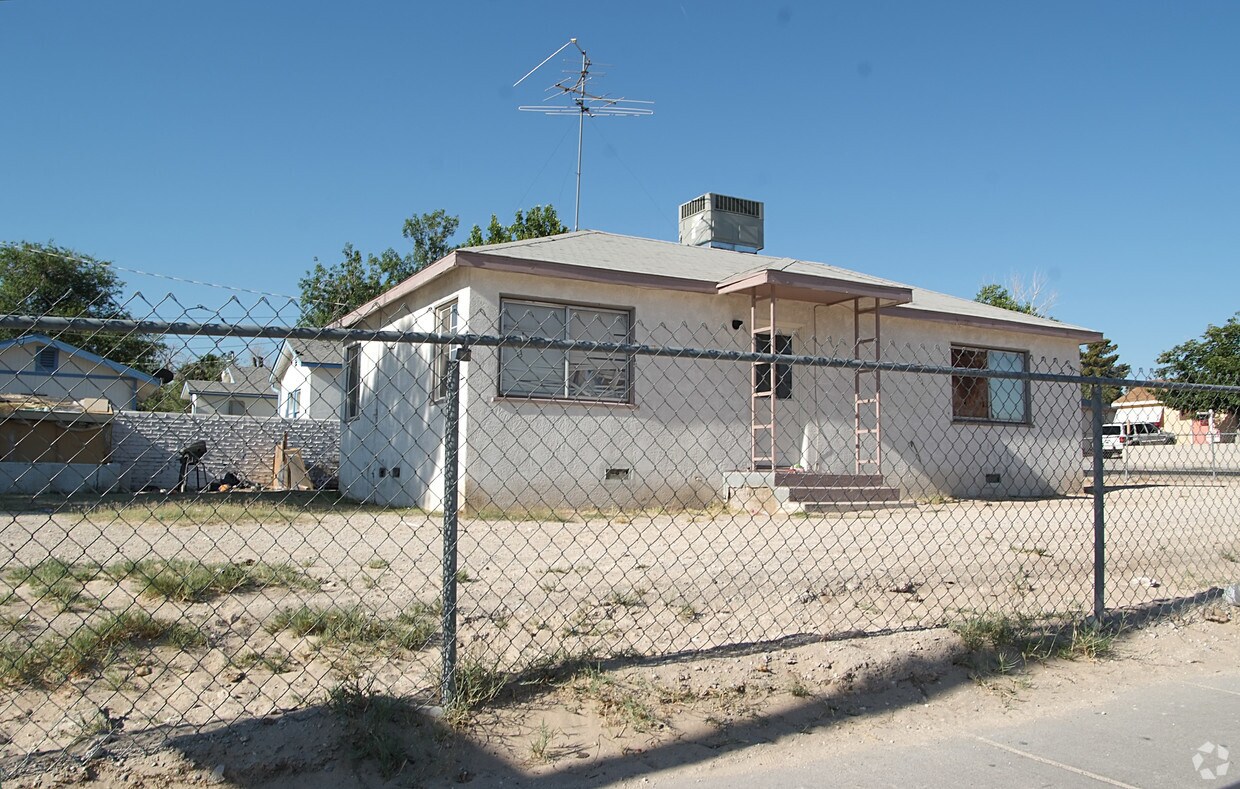 Foto del edificio - 1618 E Bonanza Rd