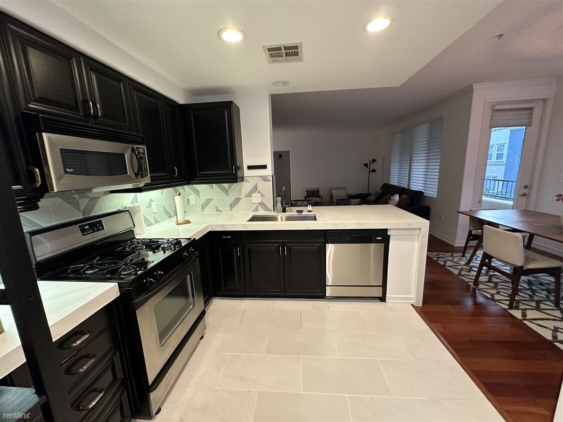 3321 Watermarke Pl, Irvine, CA 92612 Condo for Rent in Irvine, CA