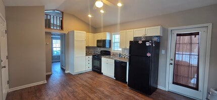 Building Photo - 45C Beatrice St