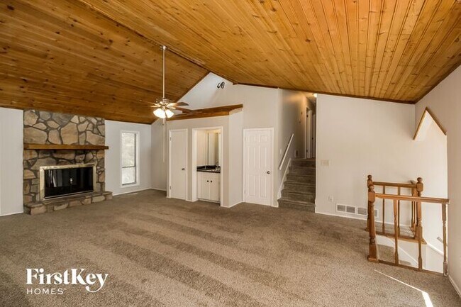 Building Photo - 4067 Ayers Dr