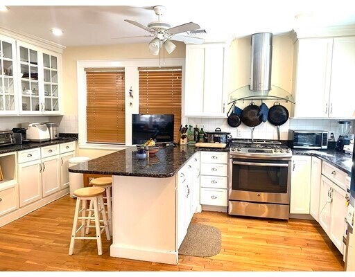 Primary Photo - 306 Walnut St