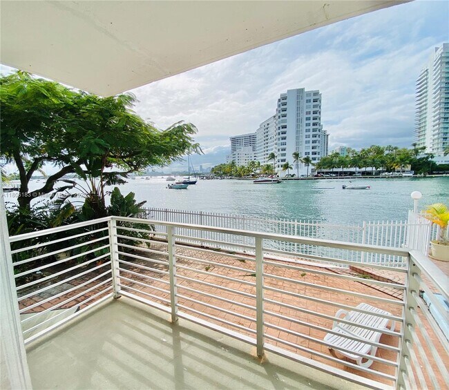 Building Photo - 1441 Lincoln Rd