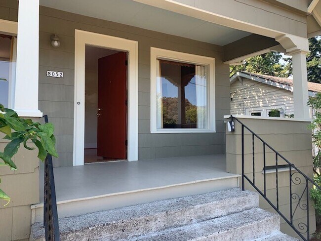 Foto del edificio - Versatile Home Near Mount Tabor with Bonus...