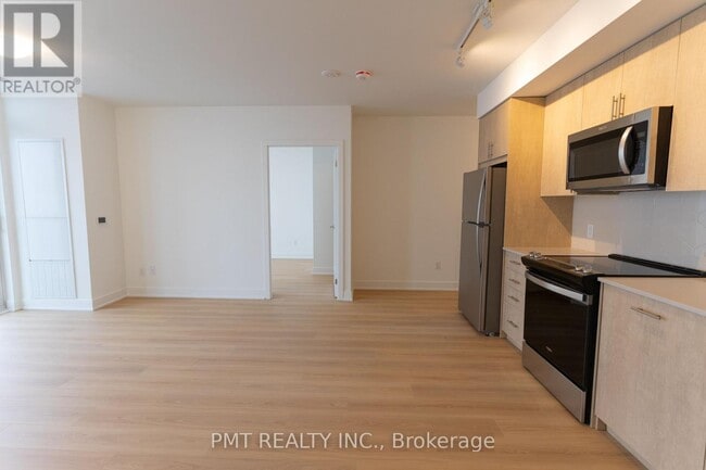 Photo du bâtiment - 2545-2545 Simcoe St N
