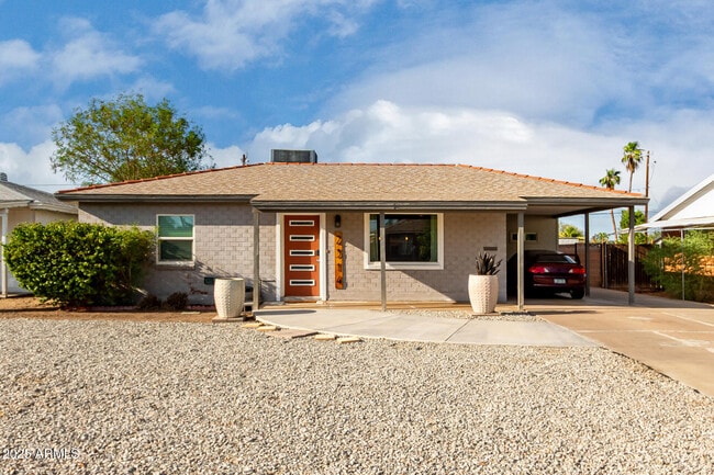 Building Photo - 2314 W Weldon Ave
