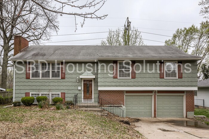 Primary Photo - 10112 Bennington Ave