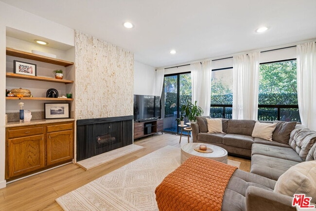 Foto del edificio - 1833 Fairburn Ave