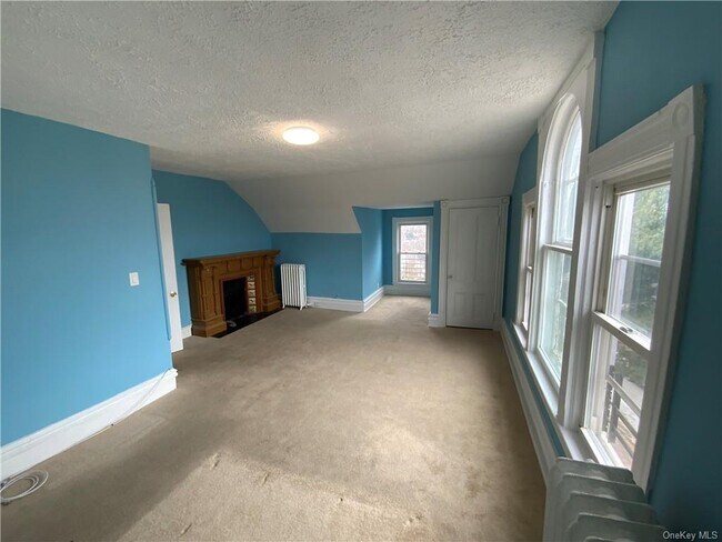 Building Photo - 82 Bellevue Pl