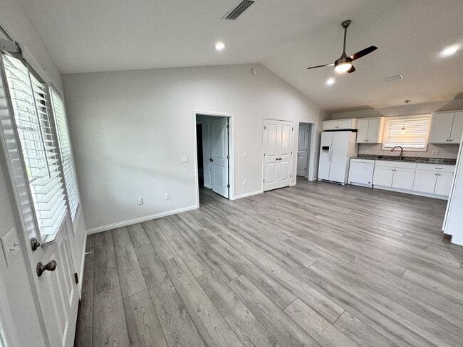 Building Photo - 97 Timothy Dr