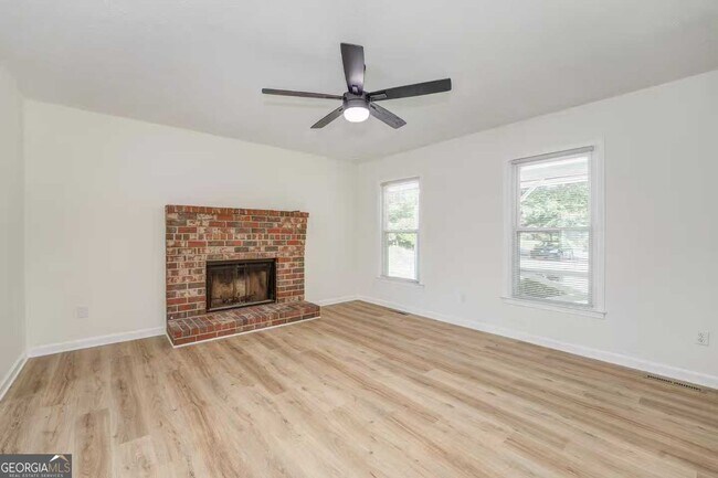 Foto del edificio - 133 Bishop Rd NW