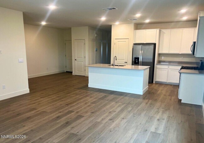 Foto del edificio - 4221 Painted Cloud Wy